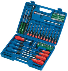 70 PIECE SCREWDRIVER, SOCKET AND BIT SET